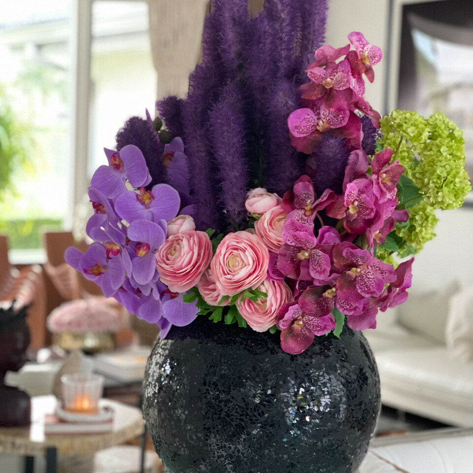 Vase Mosaïque Noir avec Liatris et Orchidées