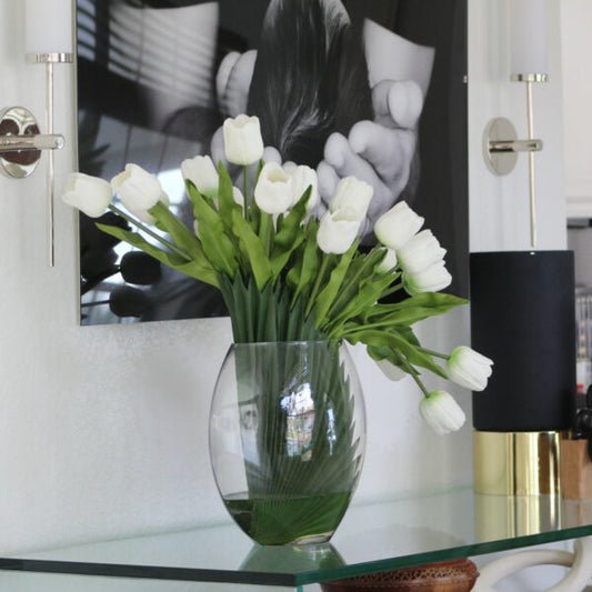Vase Lune avec tulipes blanches