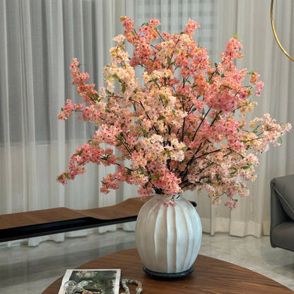 Vase Astoria avec fleurs de cerisier roses