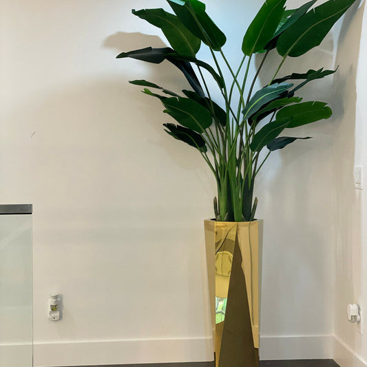 Vase prisme doré avec oiseau de paradis (2,13 m)